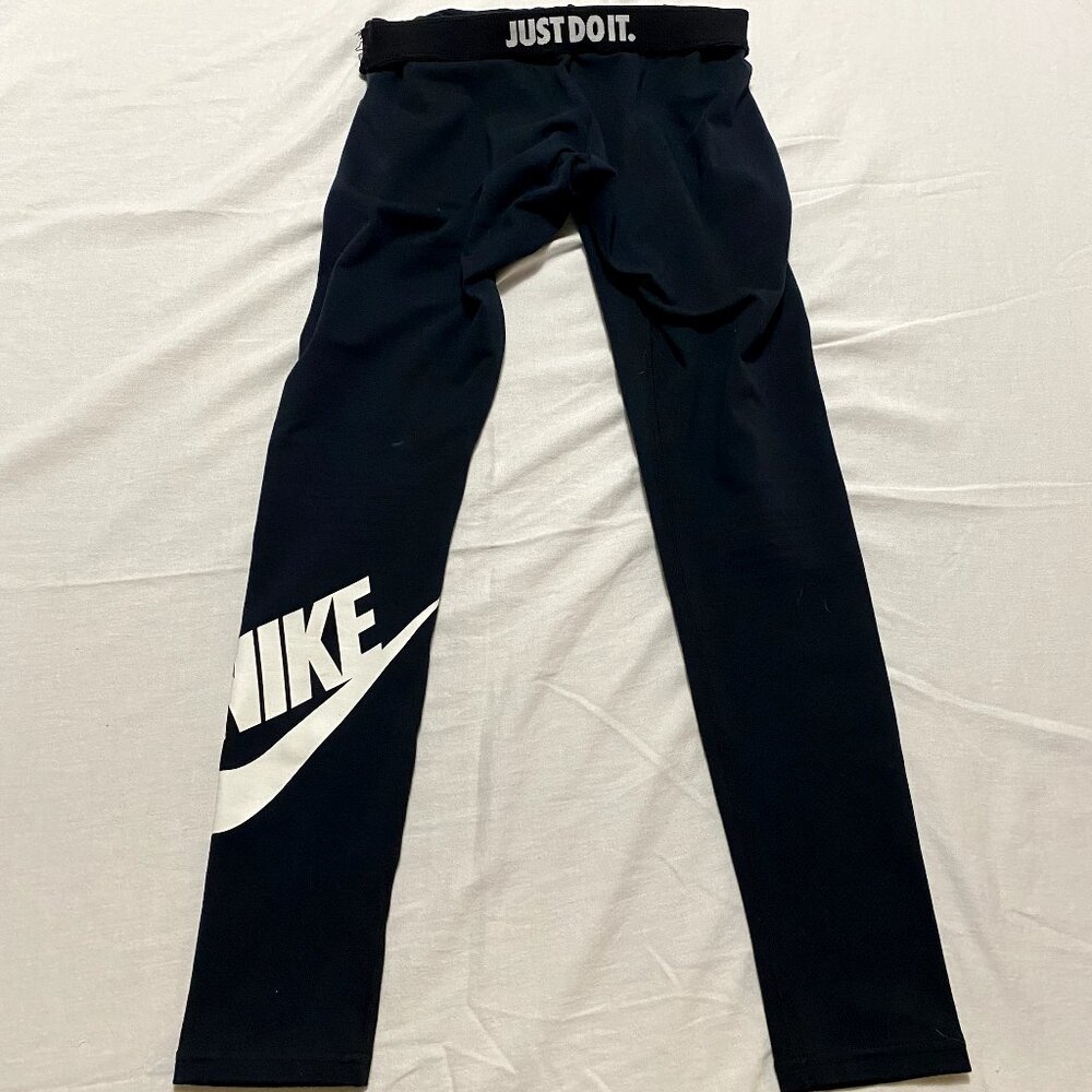 Nike Women's Sportswear Legging